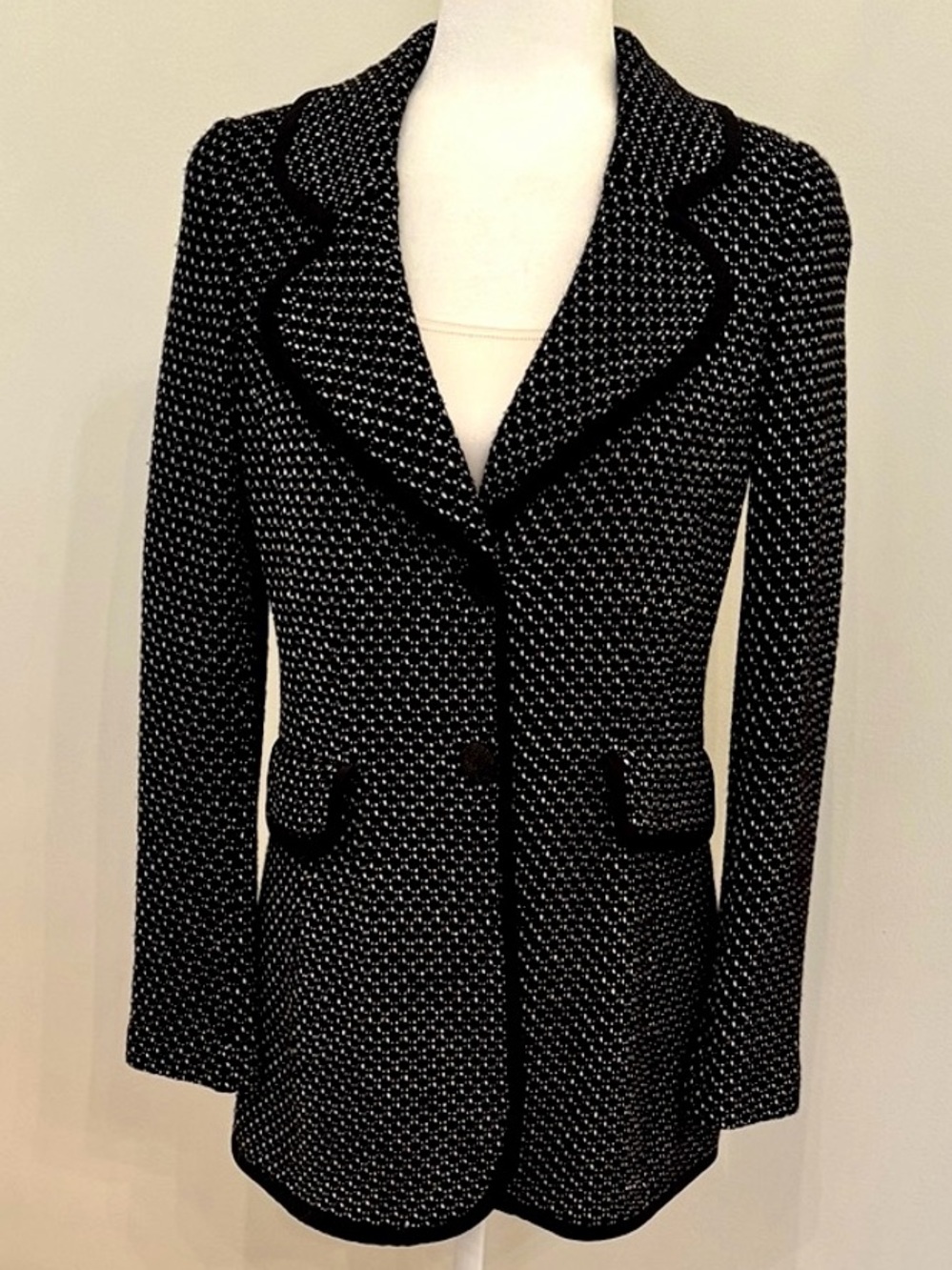 ST. JOHN Black & White Knit Blazer Jacket – Size 4